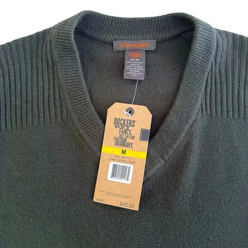 NWT Dockers Men's Medium Sweater Vest Dark Green Ribbed Shoulders Easy Care
